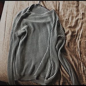 RARE OLLIE KNIT BRANDY MELVILLE SWEATER